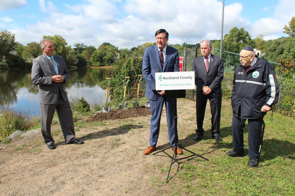 Lake Suzanne Dam Groundbreaking