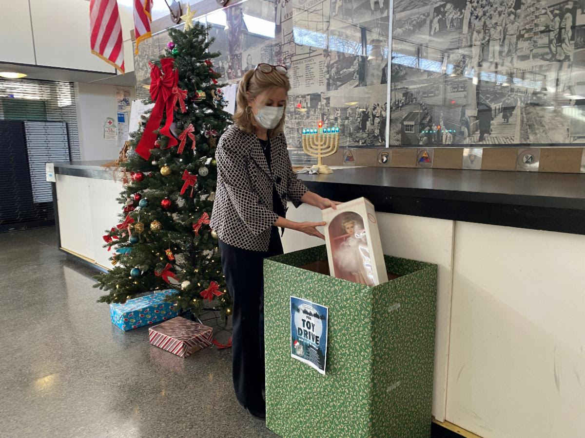 Supervisor Kenny contributes to Toy Drive